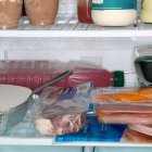 Un charcutero recomienda sacar el embutido del plástico del supermercado para conservar mejor el sabor y evitar que coja olores