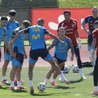 Varios jugadores durante el entrenamiento español.