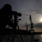 Una localización sin obstáculos visuales para poner y quitar filtros y practicar los días previos son las claves para fotografiar el eclipse de sol del 12 de agosto.