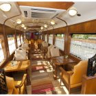 Interior de uno de los vagones del Expreso de La Robla