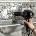 ¿Es cierto que si metes papel de aluminio el congelador funciona mejor?