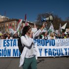 Archivo - Imagen de archivo de una manifestación de los médicos contra el Estatuto Marco.