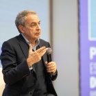 Archivo - El expresidente del Gobierno José Luis Rodríguez Zapatero interviene durante la II Jornada de la Escola Feminista Dolors Renau 2024, en el Casal Socialista Joan Reventós, a 23 de noviembre de 2024, en Barcelona, Cataluña (España).