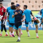 De la Fuente durante un entrenamiento con España.