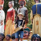 Gigantes y cabezudos en las Fiestas de San Juan y San Pedro 2026.