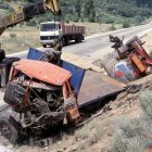 Accidente del camión cisterna que colisionó con un trailer en el Puerto de Somosierra en 1986 en el que desapareció sin dejar rastro Juan Pedro, un niño de diez años. EFE/Ángel Millán/aa.