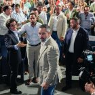 Santiago Abascal asiste a un acto público del partido tras la Asamblea General Ordinaria de Vox, este sábado, en el Auditorio Mutua Madrileña de Madrid.