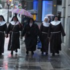 Archivo - Las exmonjas de Belorado a su llegada al Juzgado de Instrucción número 5 de Bilbao el pasado mes de mayo.