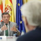 El consejero de la Presidencia, Luis Miguel González Gago, mantiene una reunión con los representantes del sector del juego privado presencial en Castilla y León.