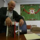 EUTIMIO MARTINO, INVESTIGADOR Y JESUITA LEONES, DURANTE LA PRESENCIA DE SU LIBRO LA HUELLA DE LAS LEGIONES