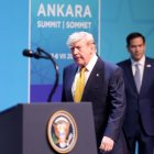 Donald Trump, a su llegada a la rueda de prensa en Ankara.
