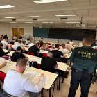 Archivo - Opositores a la Guardia Civil.