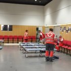 Cruz Roja ha movilizado sus recursos de respuesta inmediata para atender a la población afectada por el grave incendio forestal declarado en Los Gallardos, en Almería, instalando un albergue provisional con medio centenar de camas en el municipio.