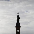 Torre de iglesia en la comarca del Páramo.