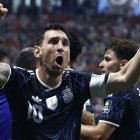 Messi celebra el gol de Lautaro que significaba la remontada y el pase a la final.