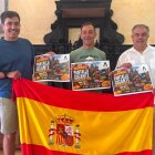 Los concejales Borja González y Julián García y el alcalde José Luis Nieto.