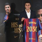 Rodrigo Hernández con la camiseta del FC Barcelona.