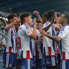 Tras 6 semanas de pretemporada y 8 amistosos, la Deportiva se estrena esta tarde en la Liga.