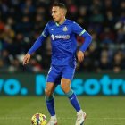 Ángel Algobia, formado en el Rayo y en el Getafe, refuerza la posición de mediocentro en la Cultural en el último día del mercado.