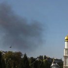 Humo detrás de la Catedral de Santa Sofía, tras un ataque con drones en Kiev.