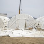 Instalación de nuevas tiendas de campaña junto al Banco de Alimentos de Ceuta.