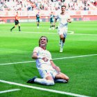 Pedro Benito celebra el gol que significó la primera victoria para la Cultural del presente campeonato de Liga, ante la AD Mérida.