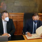 Ábalos, en la Diputación, el día que prometió los trenes para León.