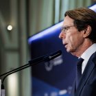 El expresidente del Gobierno José María Aznar durante la presentación de la encargada de negocios de Israel, Dana Erlich, en el Foro Nueva Economía.