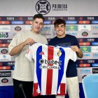 Koke, junto a Jesús Fernández, en el acto de presentación.