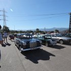 Varios de los vehículos clásicos participantes en la concentración celebrada este domingo en Ponferrada