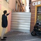 David Fernández ante el cierre de la calle La Plata.