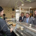 González Gago visitó este viernes uno de los establecimientos que ha recibido la ayuda de la Junta en Ávila.