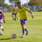 Conducción de balón de unos de los mejores jugadores del Mansillés, Jairo Blanco.