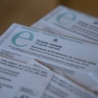 Archivo - Varias tarjetas censales.