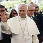 El papa salió con éxito de la operación.