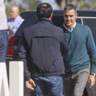 El presidente del Gobierno, Pedro Sánchez, saluda al president de la Generalitat Valenciana, Juanfran Pérez Llorca