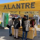 20/10/2026 Carpa instalada por Alantre País Llionés para la recogida de avales en las inmediaciones del Edificio Botines, en León capital.
POLITICA ESPAÑA EUROPA CASTILLA Y LEÓN
CONCEYU PAÍS LLIONÉS