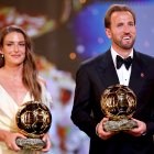 Alexia Putellas y Harry Kane con sus trofeos del Balón de Oro.