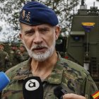 El Rey Felipe VI asiste al ejercicio ‘Grifo 2026’ del Regimiento de Defensa NBQ ‘Valencia’ nº 1, en el Campo de Maniobras de la Base Militar Jaime I, a 28 de octubre de 2026, en Bétera, Valencia, Comunidad Valenciana (España). Del 20 al 29 de octubre de 2.
