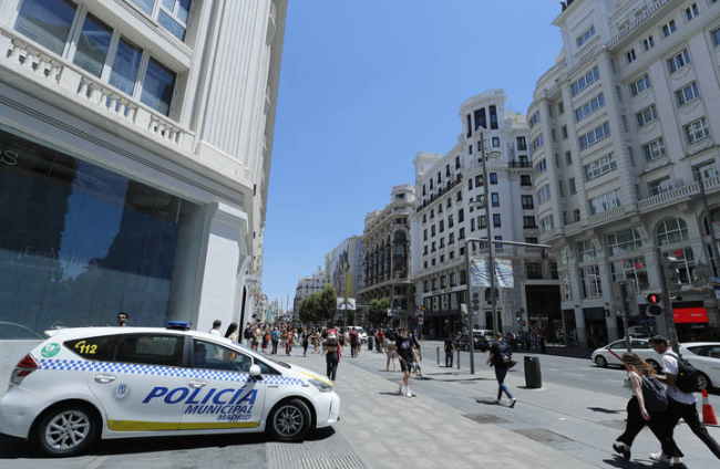 Vigilancia en las calles de Madrid. EFE