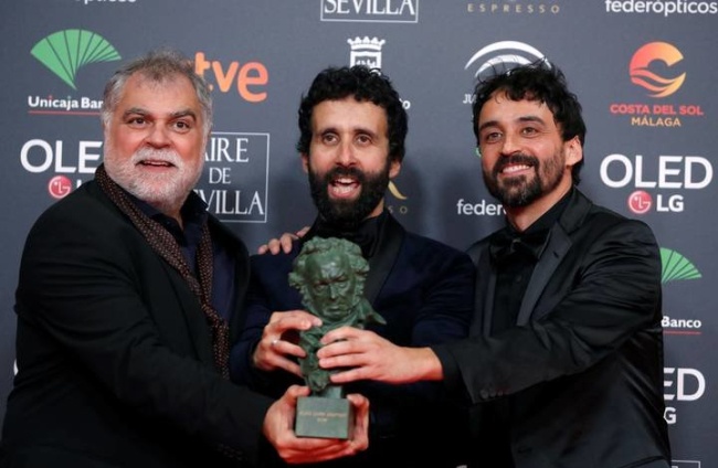 Daniel Remón, Pablo Remón y Benito Zambrano, guionistas.  EFE