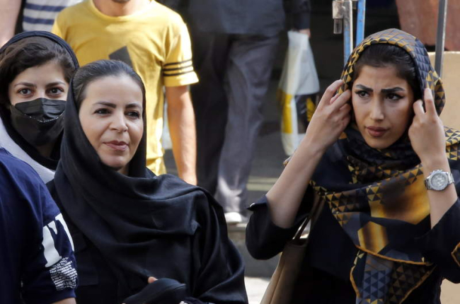 Imagen de un grupo de mujeres iraníes en Teherán. ABEDIN TAHERKENAREH