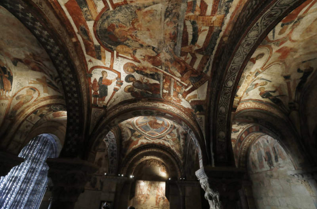Detalle de las pinturas románicas del Panteón Real de San Isidoro. RAMIRO