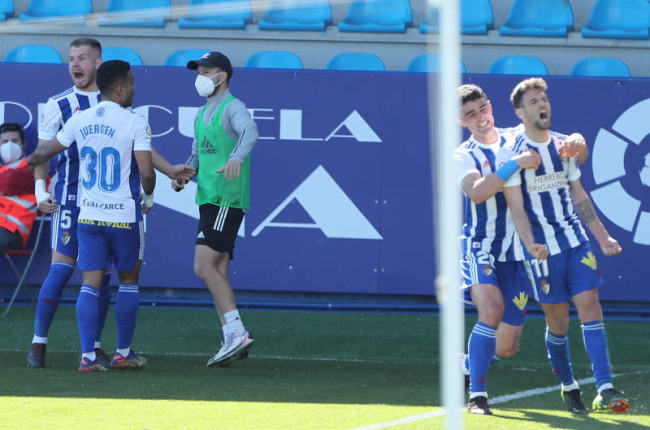 Moi Delgado aprovechó un centro de Dani Romera para rematar con el empeine del pie izquierdo y conseguir el 2-1 en el último minuto del encuentro ante la UD Almería. L. DE LA MATA