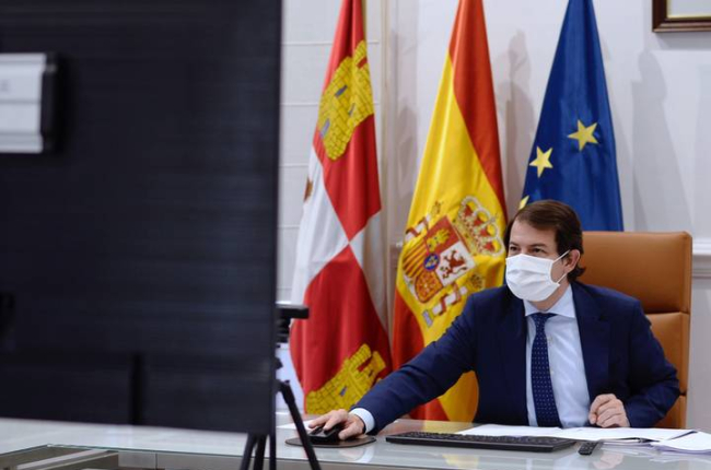 El presidente de la Junta de Castilla y León, Alfonso Fernández Mañueco, preside la reunión telemática entre el Consejo de Gobierno y el Comité de Experto. NACHO GALLEGO