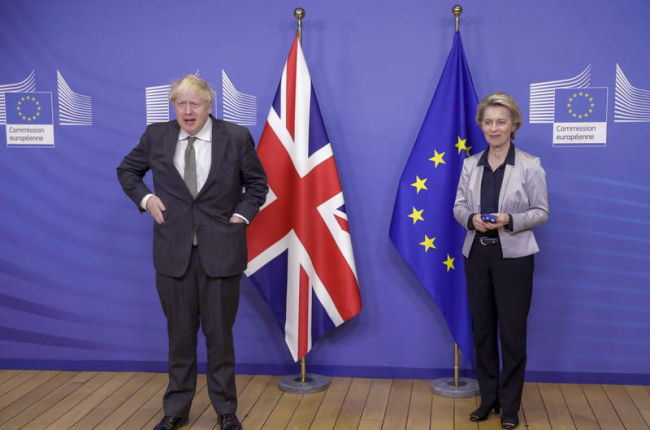 Boris Johnson y Ursula von der Leyen ayer, en Bruselas. OLIVIER HOSLET