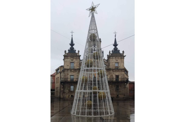 La luz de Ferrero Rocher iluminará la plaza Mayor a lo largo de estas fechas entre otras muchas propuestas para la Navidad