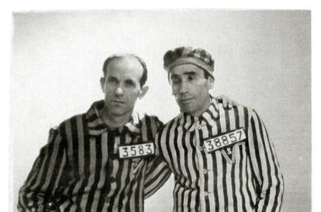 Prisciliano García gaitero (derecha) con un compañero del campo de concentración. EDILESA