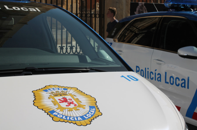 Vehículos de la Policía Local de León. DL