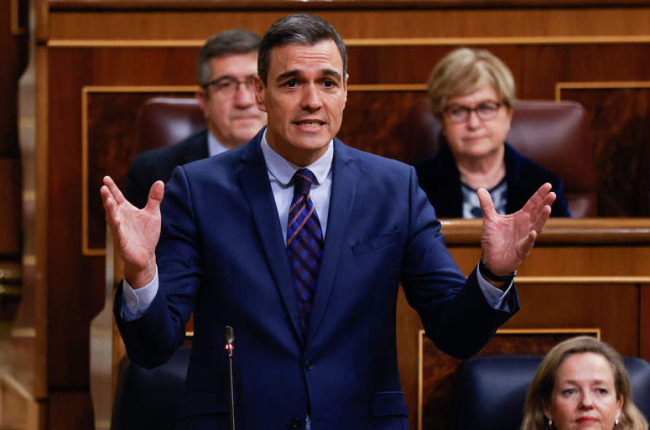 Pedro Sánchez interviene durante la sesión de control celebrada en el Congreso de los Diputados. JUAN CARLOS HIDALGO